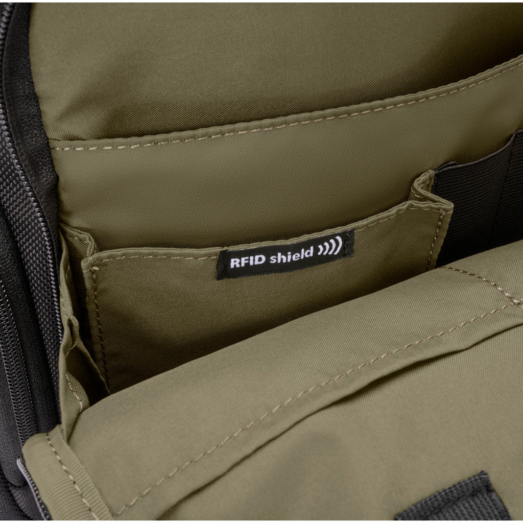 Briggs & Riley | HTA | Medium Cargo Backpack
