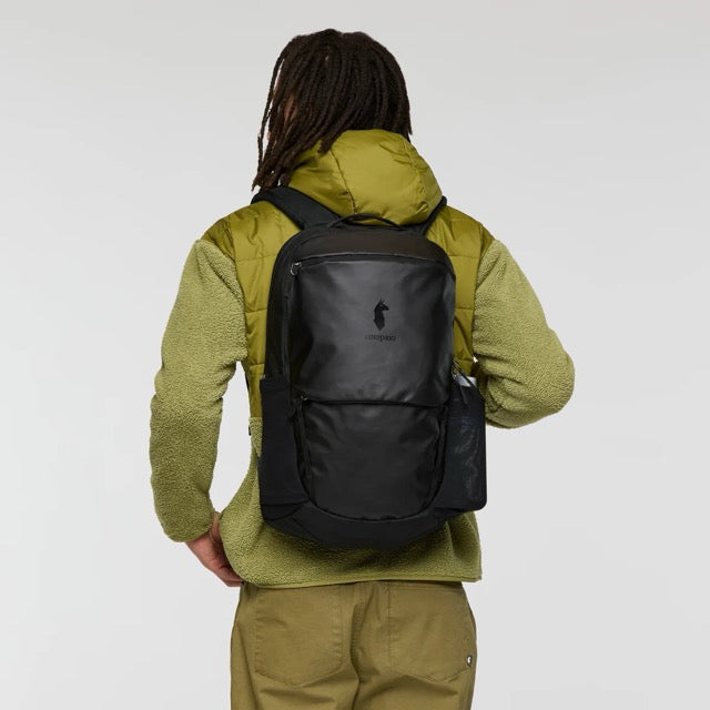 cotopaxi backpack 26l Inca through strap clips onto roller bags for travel days Allpa 26l Daypack Mountain