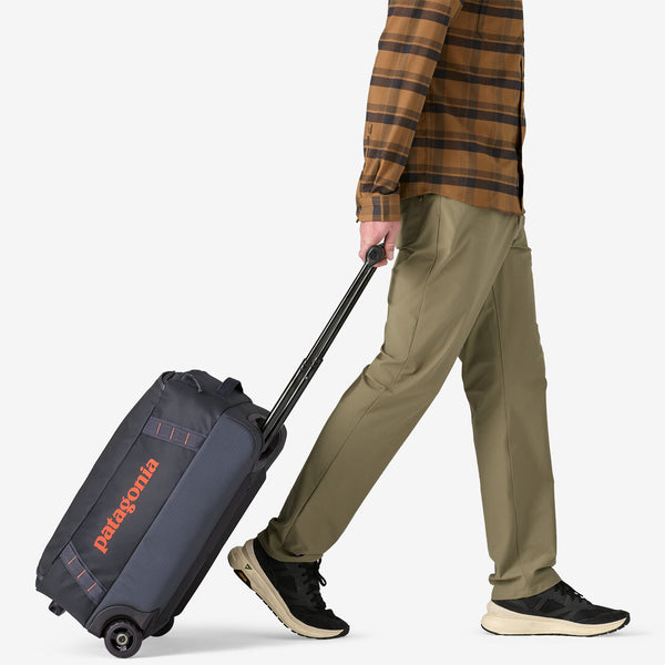 バッグ patagonia Black Hole Wheeled Duffel 49379_SMDB_TD1_grande.jpg?v=