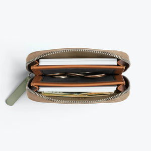 Bellroy Folio Mini in toffee, compact wallet with multiple card slots and a sleek leather design for everyday use.