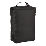 Eagle Creek PACK-IT™ Isolate Clean/Dirty Cube M for packing organization with separate compartments for clean and dirty clothes.
